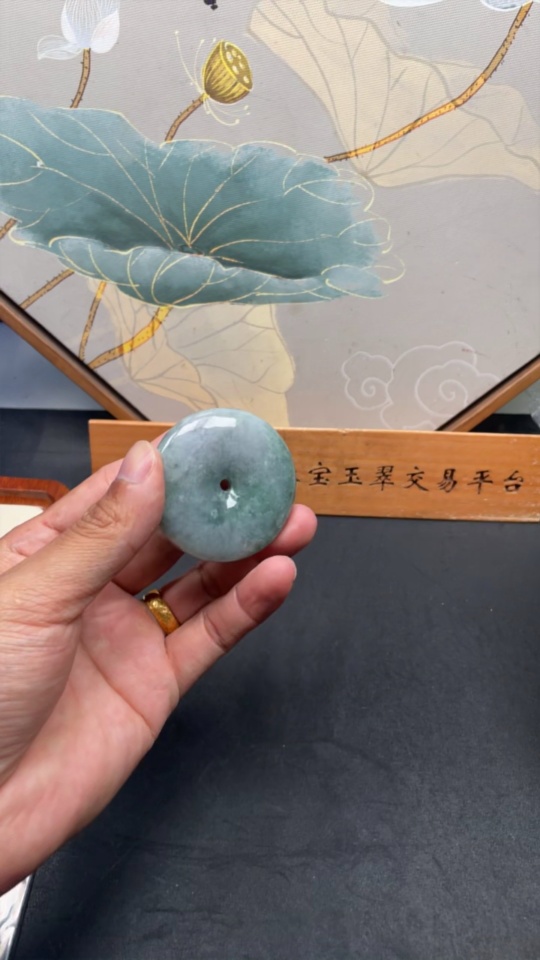 F30548165 JadeitePeace Knot Pendant