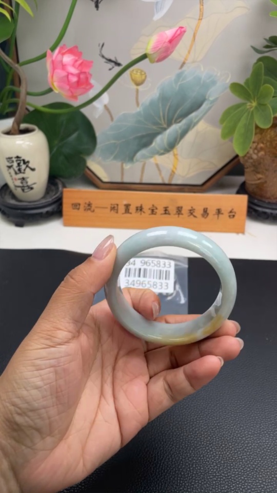 F34965833 Jadeite Round Bracelet Size 58.8 Total Weight Approx. 77g (with Crack)