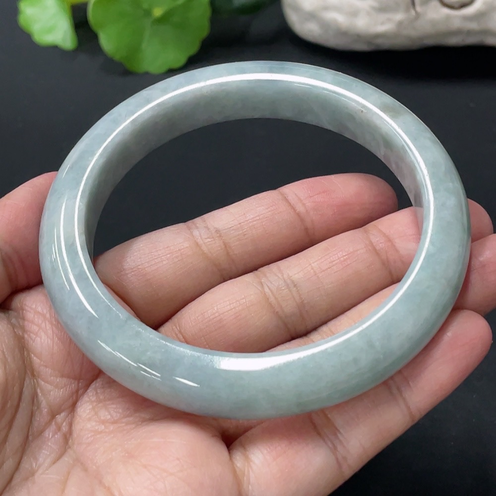 F29386965 Jadeite Round Bangle