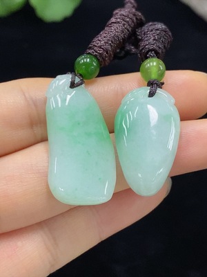 F30500610 Jadeite Pendants Sell as a Lot