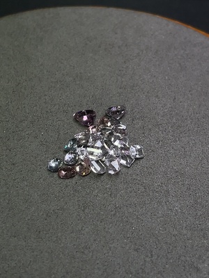 C31617860 Spinel Loose Stones Total Weight Approx. 9.78ct Sell as a Lot 20+