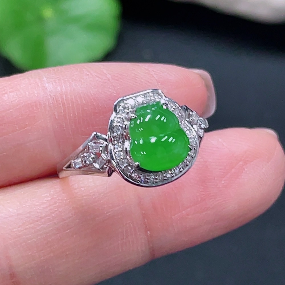 F23568292 Jadeite Gourd Inlaid Ring 18K Gold Size 16 Total Weight Approx. 3.66g