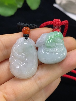 F31651067 Emerald Pendants Wholesale Lot