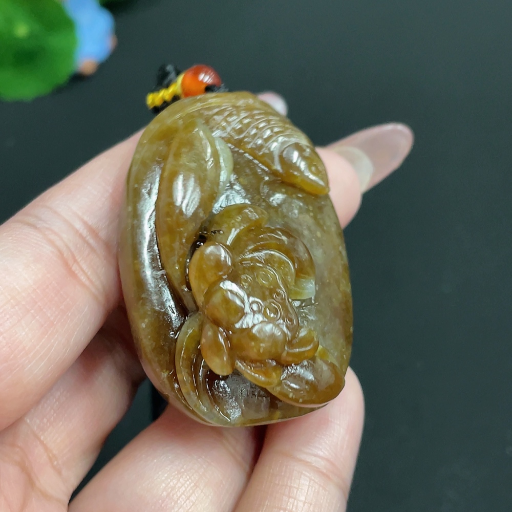 H26015704 Hetian Jade Handheld Carving "Lotus Leaf and Fish