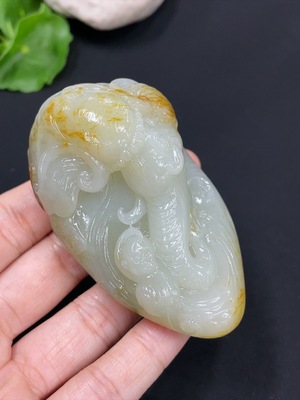 H29352520 和田玉籽料手把件  封侯拜相  电子收藏证书      皮色成因未定   货品总重约138.2g