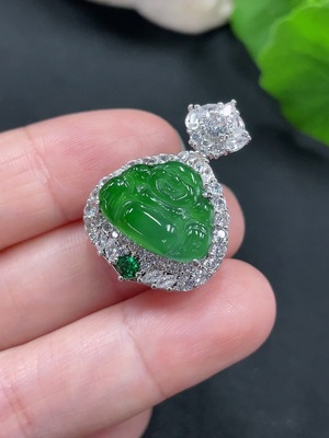 F26025516 Jadeite Buddha Pendant Total Weight about 5.8g (Non-gold Inlaid)
