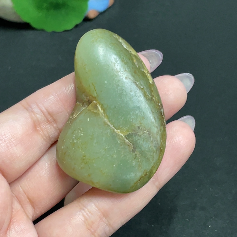 H32805959 Hetian Jade, undetermined origin of skin color, total weight approx. 48.1g