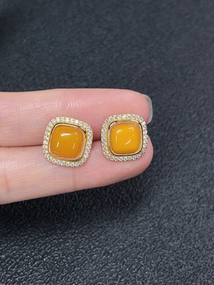C34038742 Amber Beeswax Earrings Non-Gold Total Weight Approximately 2.71g Size About 7.4*7mm