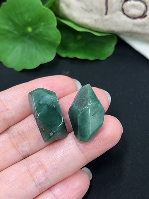 F41819569 翡翠挂件一手走