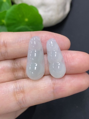 F46558068 翡翠福豆镶嵌件一手走