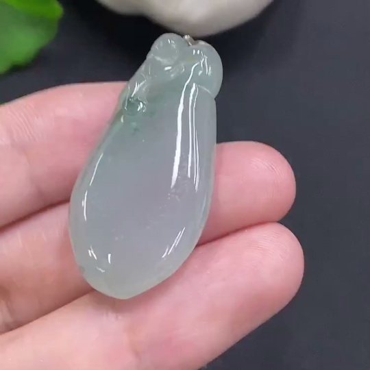 F34051707 Jadeite Longevity Monkey Pendant with 18K Gold Clasp, Total Weight Approximately 9.3 Grams