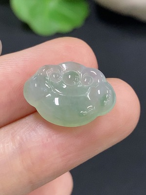 F42986046 翡翠如意挂件 货品总重约1.83g