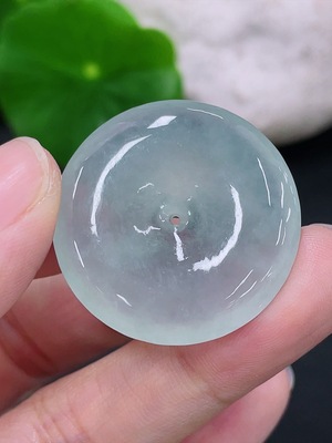 F41934420 翡翠挂件平安扣 货品总约重7.57g