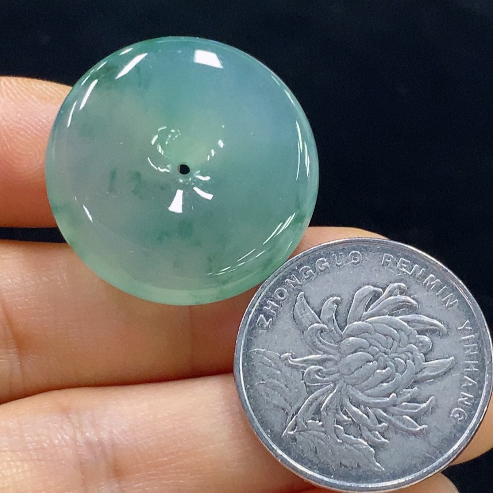 F35135177 Jadeite Peace Knot Pendant, Total Weight Approximately 9.58 Grams