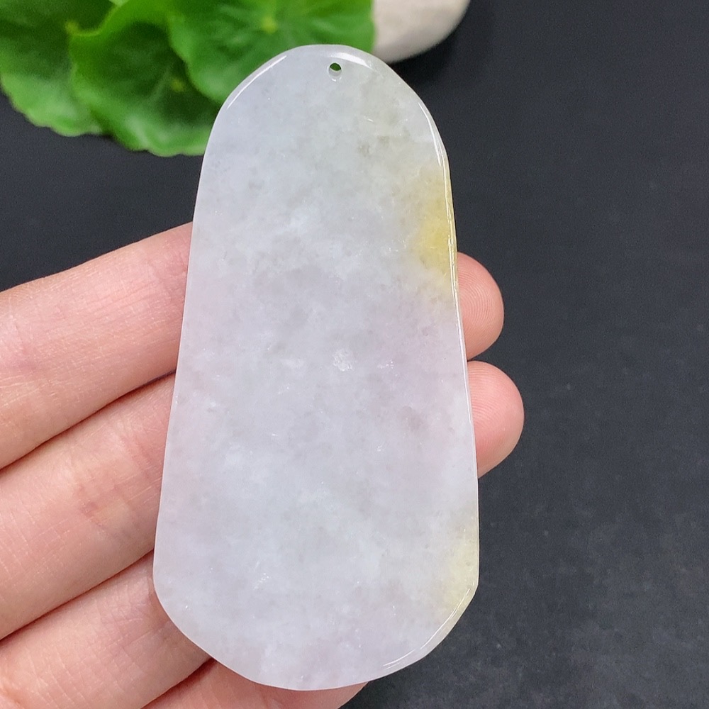 F31687890 Jadeite Guanyin Pendant