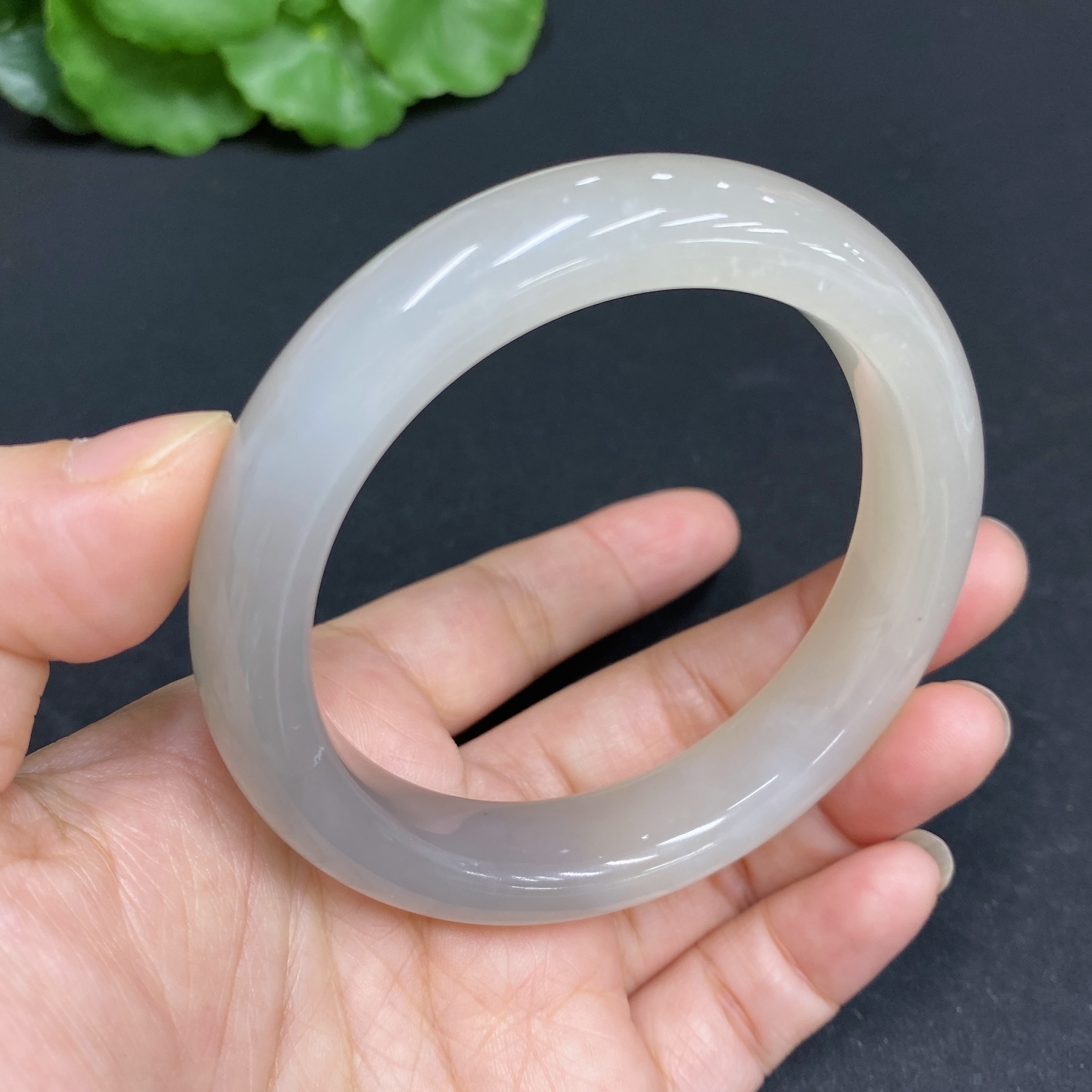 H33878908 Hetian Jade Round Bracelet Size 56.3 Total Weight Approx. 57.1g