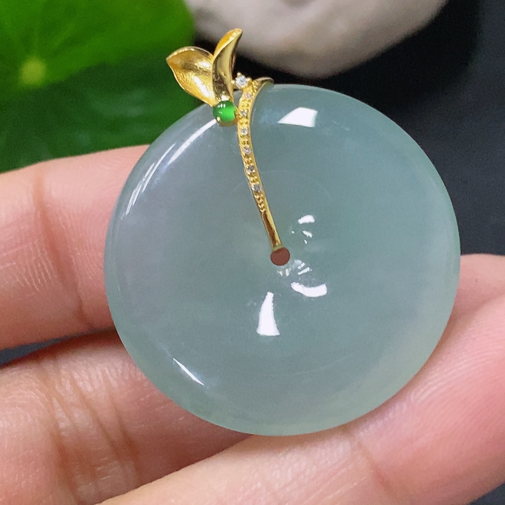 F35116494 Jadeite Pendant Peace Buckle with 18K Gold and Diamond Accents, Total Weight Approximately 8.36g