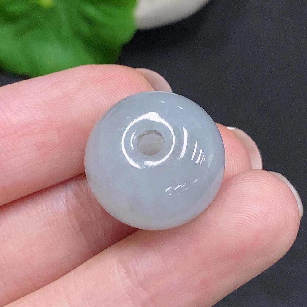 F34003064 Jadeite barrel beads, total weight approximately 8.3 grams