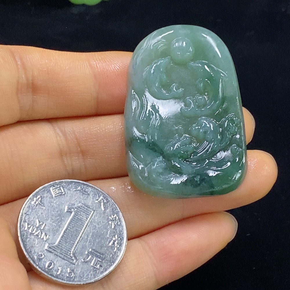 F34024879 Jadeite Auspicious Fish Pendant (Approx. 13.39g, Unpolished)