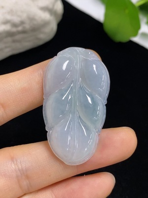 F42977905 翡翠叶子挂件 货品总重约11.03克