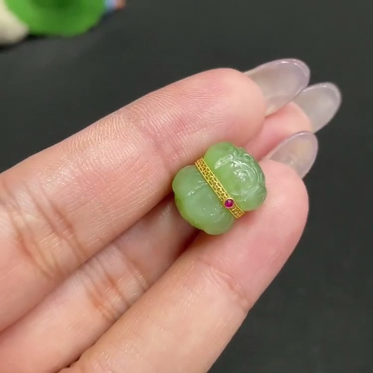 H34957080 Hetian Jade Jasper Inlaid Pendant 'Blooming Wealth'