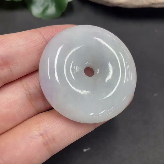 F13480655 Jadeite Pendant Peace Knot