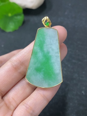 F32761654 Jadeite Plain Pendant with 18K Gold, Total Weight Approx. 8.1g