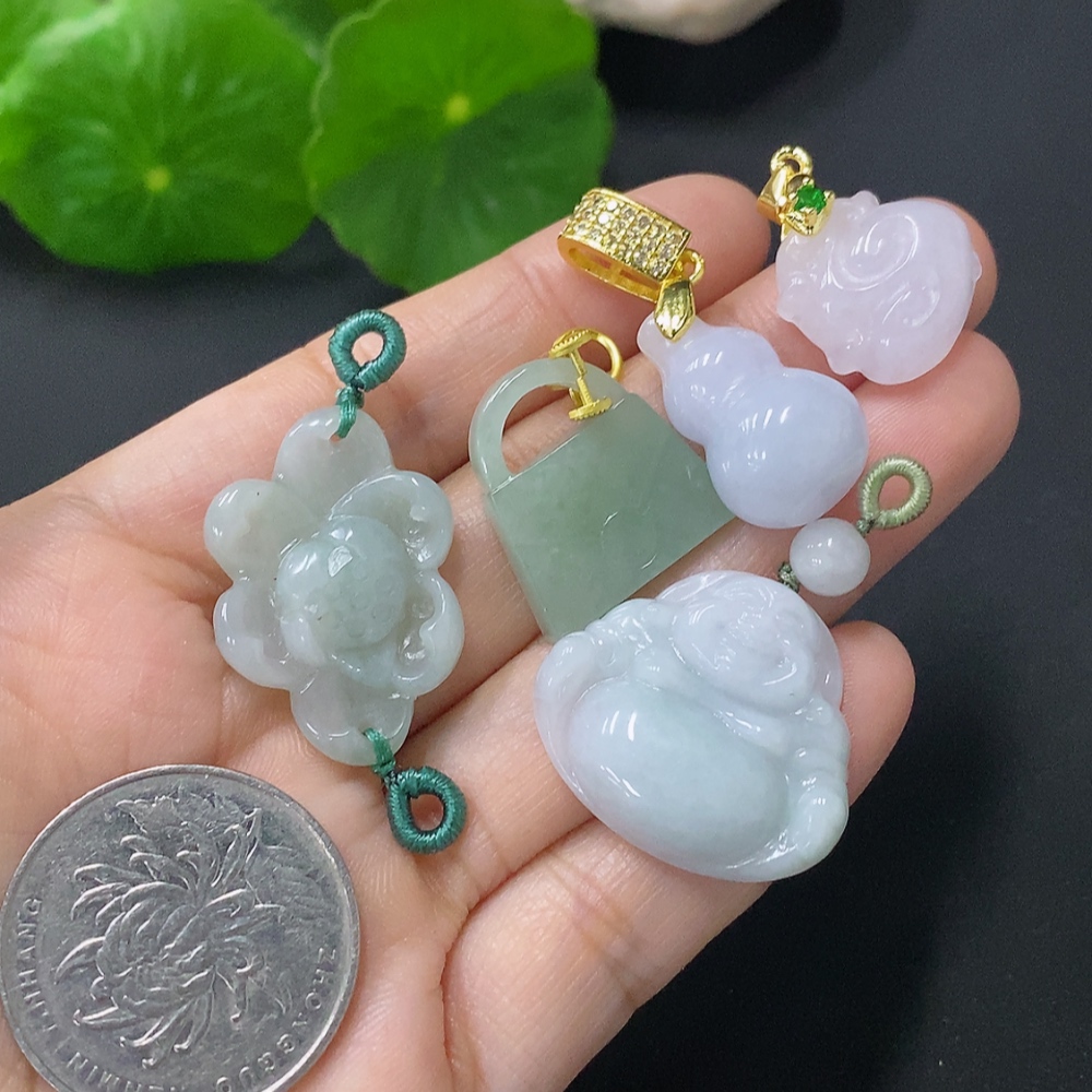 F30523894 Jadeite Pendant Sell as a Lot No Gold