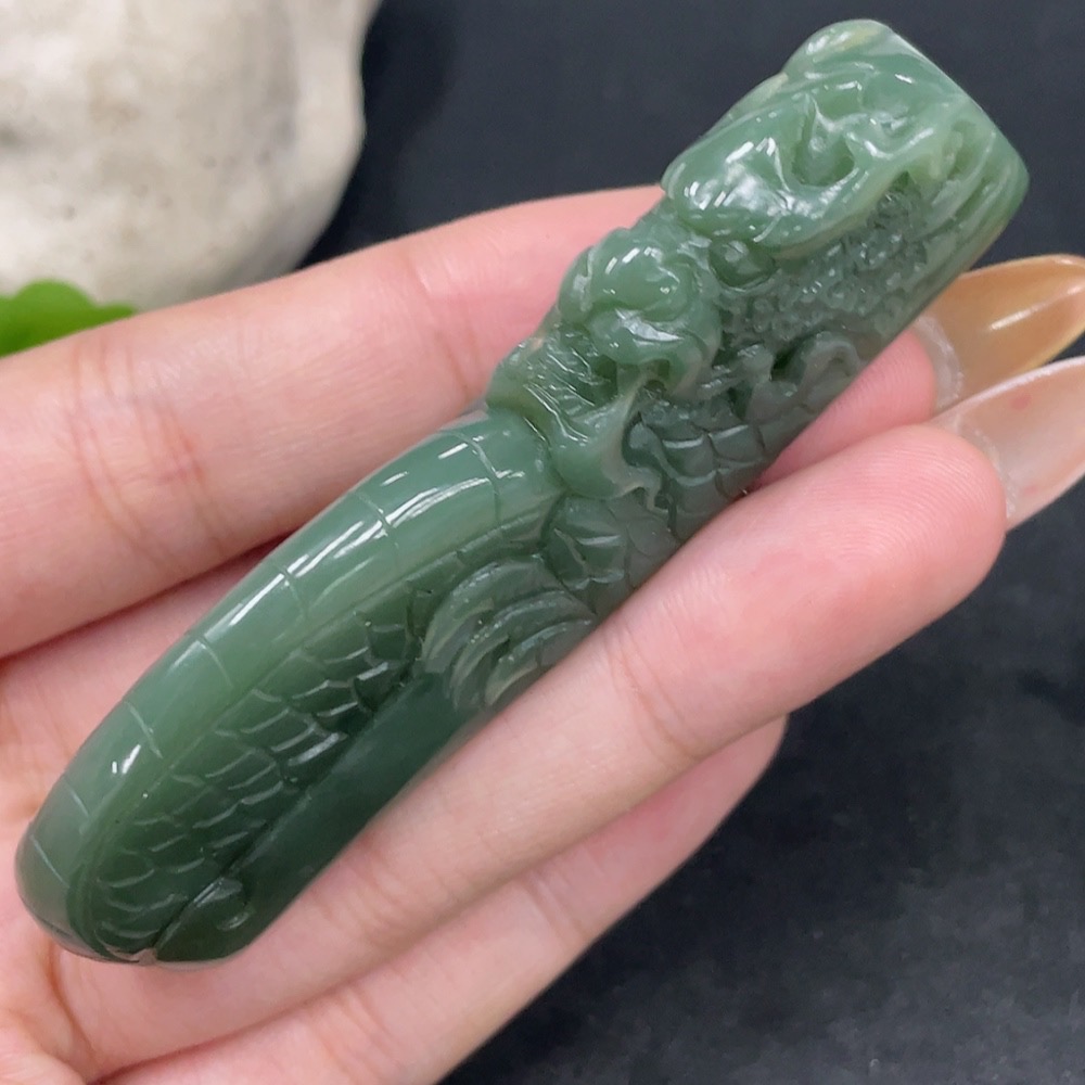 H32705101 Hetian Jade Pendant - The Dragon Roams the World
