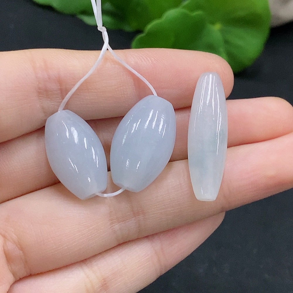 F32695788 Jadeite Beads Sold as a Lot