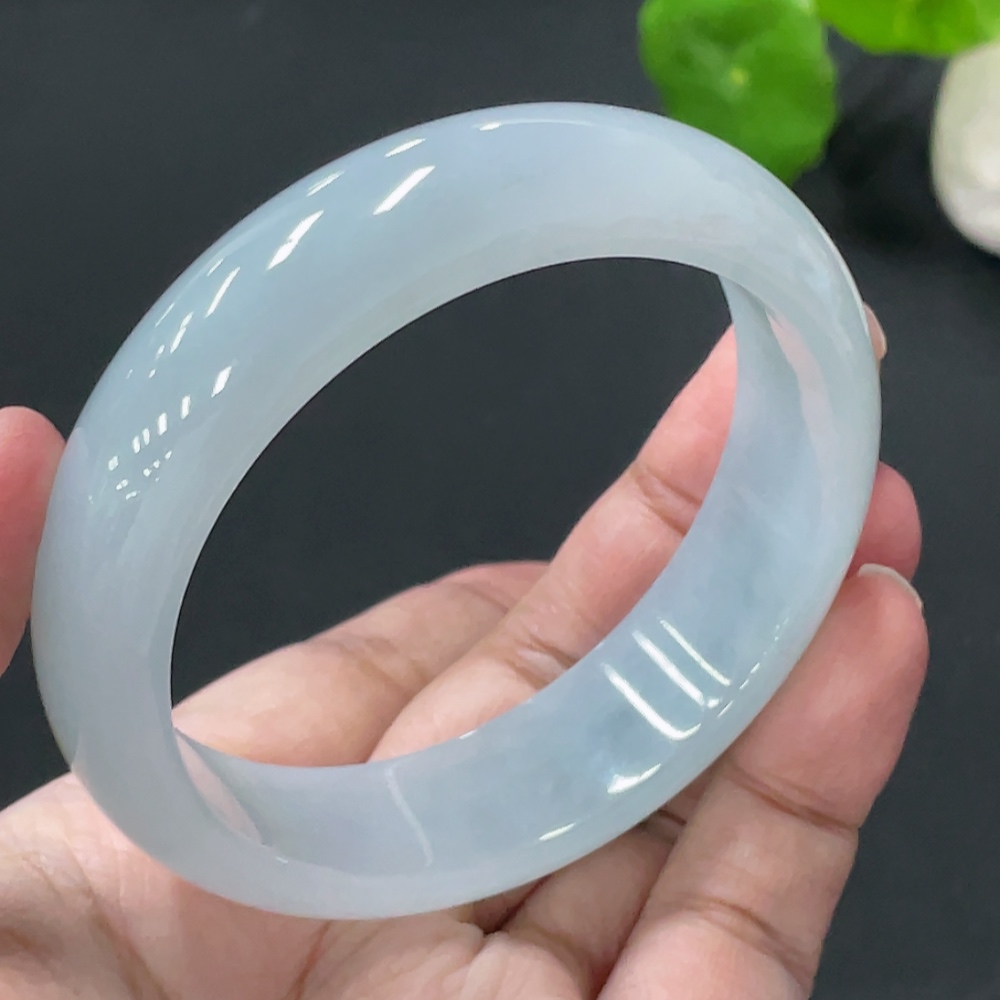 F34018663 Jadeite Round Bangle, Total Weight Approx. 67.9g, Size 57.4