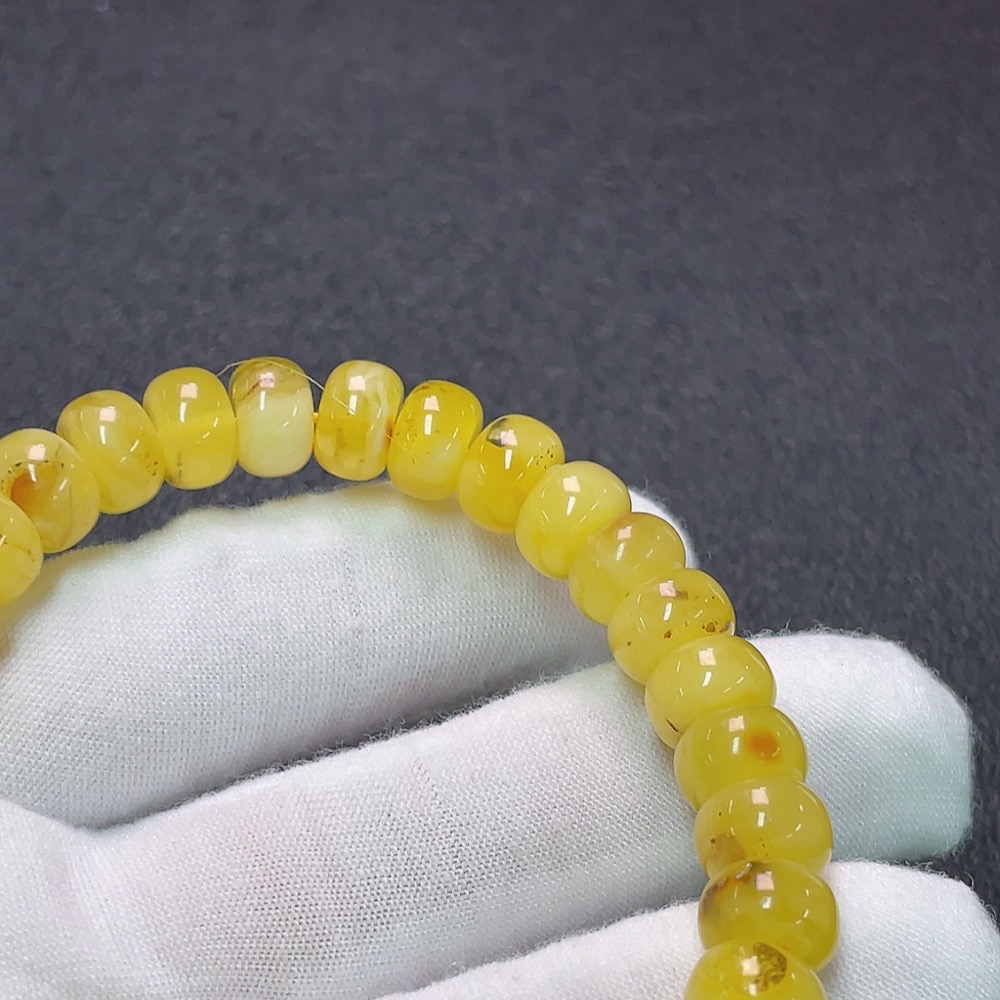 C34006462 Amber and Beeswax Bracelet, Total Weight Approximately 11.08g, Size About 9.1mm