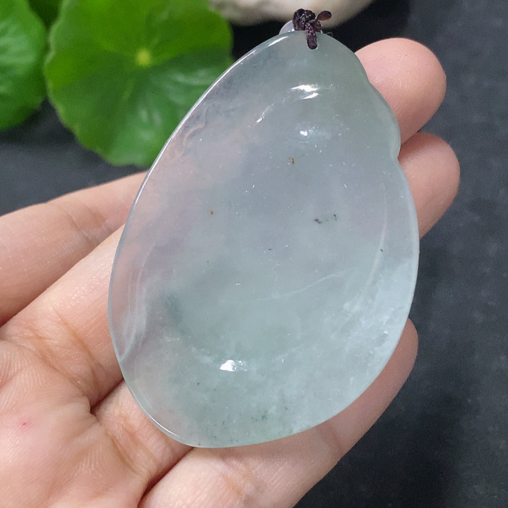 F33913261 Jadeite Pendant Avalokiteshvara Riding a Dragon