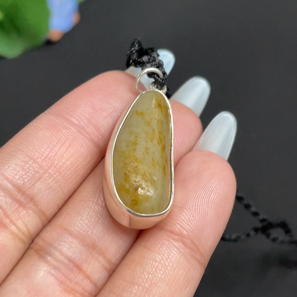 H31598870 Hetian Jade Inlaid Pendant