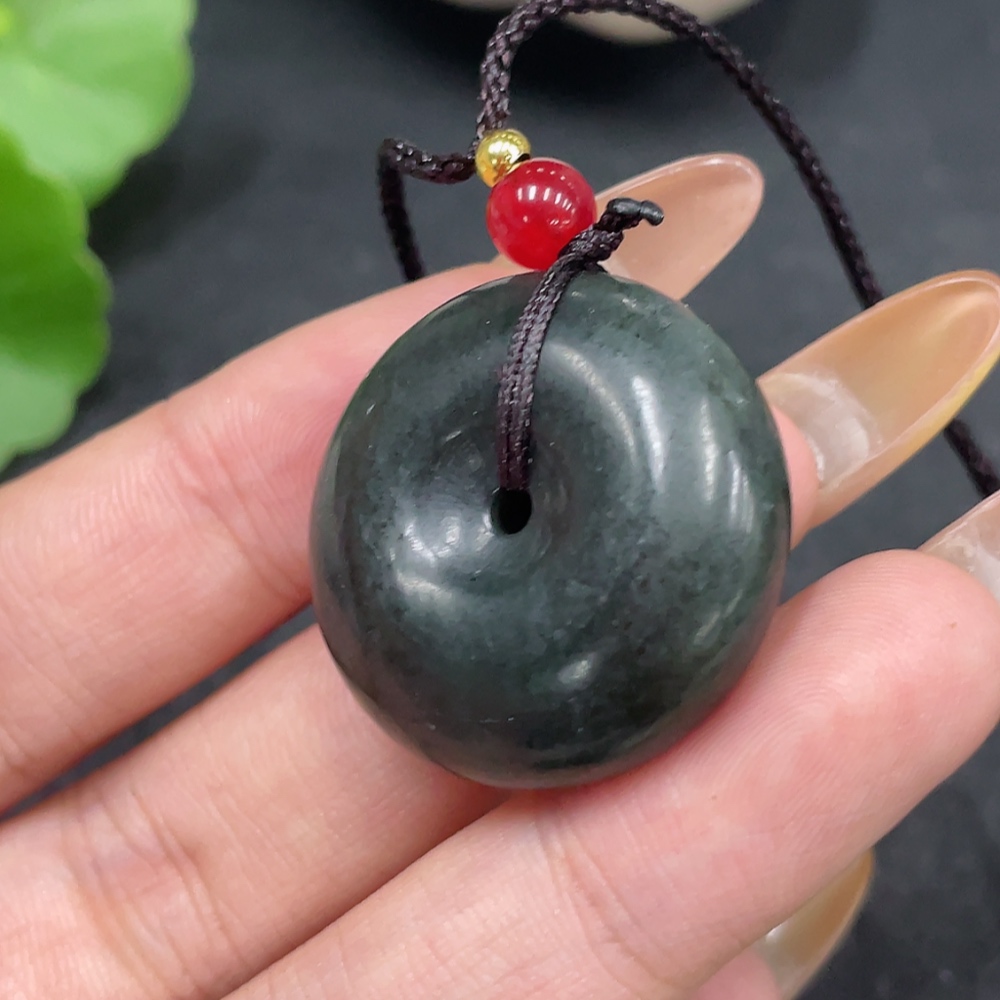 H32797204 Hetian Jade Pendant Safety Knot
