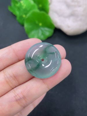 F46550846 翡翠挂件平安扣 货品总约重6g