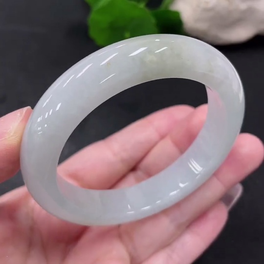 F35129130 Jadeite Round Bangle Size 53 Total Weight Approx. 58.87g
