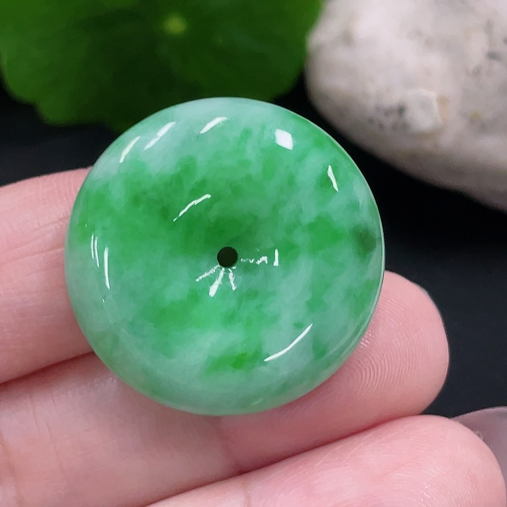 F34981424 Jadeite Peace Buckle Pendant, Total Weight Approximately 9g