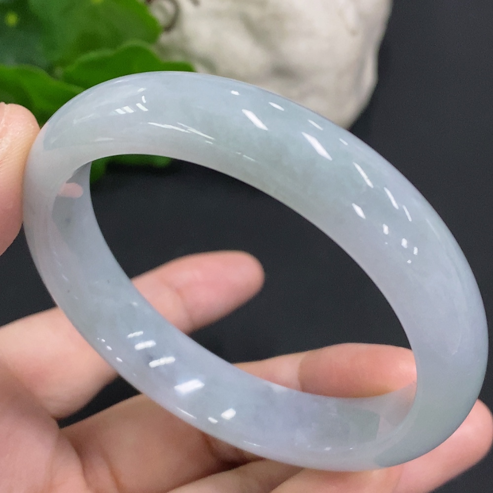 F35106625 Jadeite round bracelet size 56.5 total weight about 52.6g