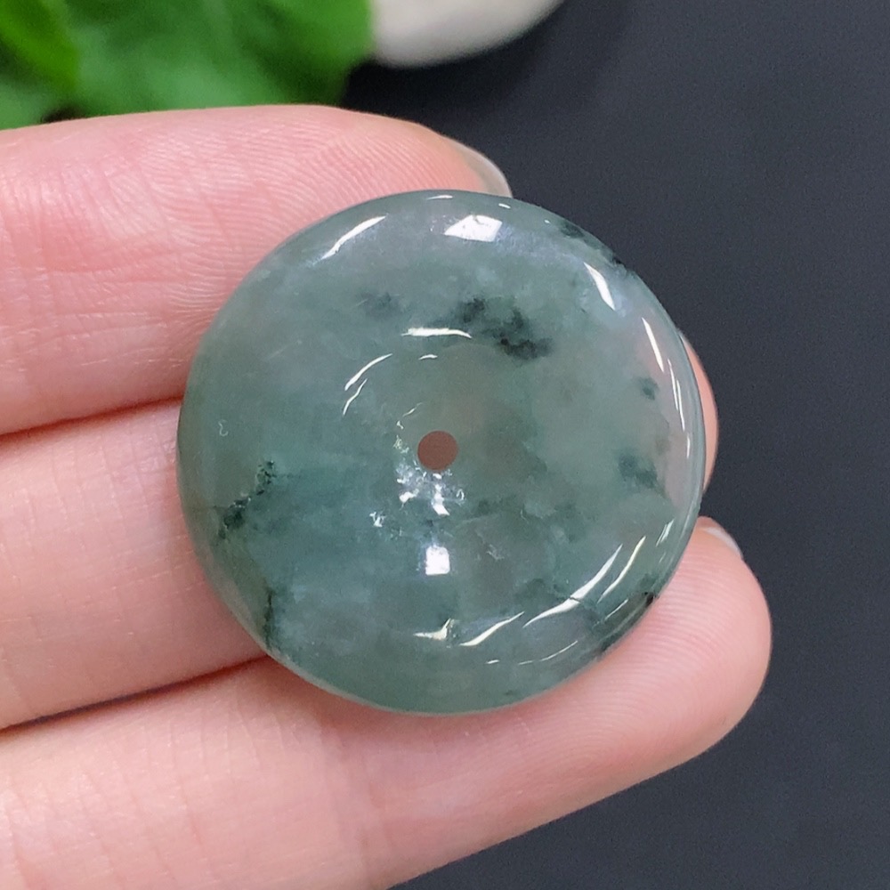 F35160197 Jadeite Peace Knot Total Weight Approximately 8.1g