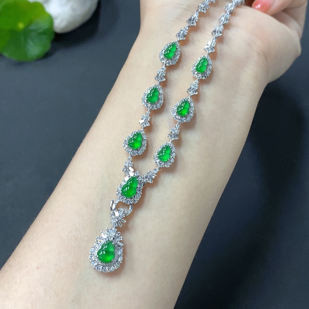 F17831518 Jadeite Gourd Inlaid Necklace 18k Gold Setting Total Weight Approx. 21.2g