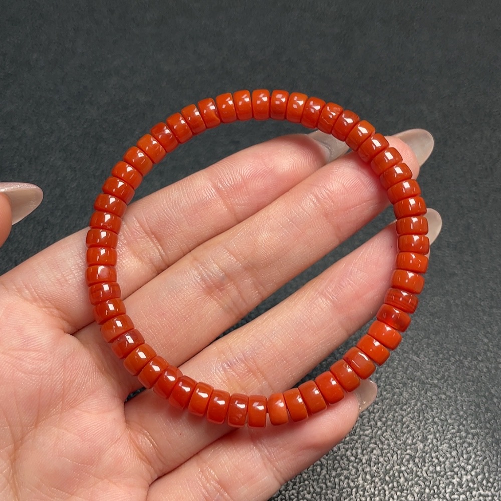 C34952383 South Red Agate Bracelet with Visible Organic Matter, Total Weight Approx. 11.95g, Bead Size ~5.9mm