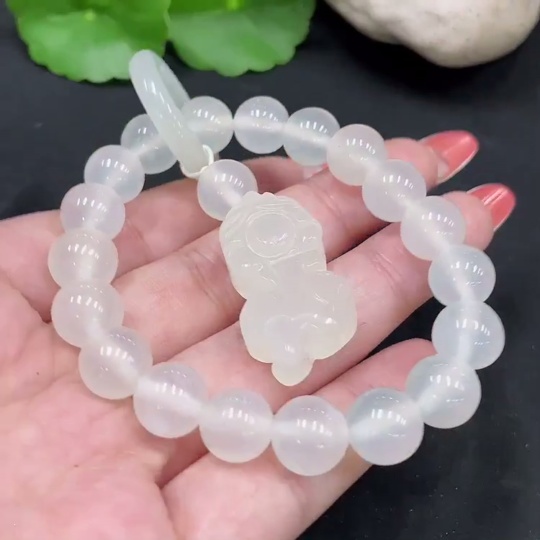 H35085318 Xiuyu (serpentine jade)