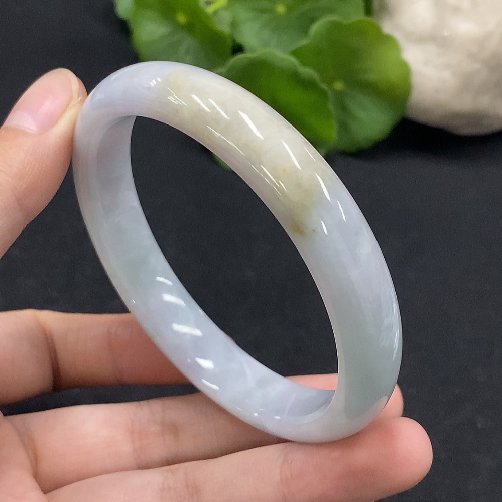 F33928290 Jadeite Round Bangle Size 59.2 Total Weight Approx. 46.55g Yellow Part Color Origin Undetermined