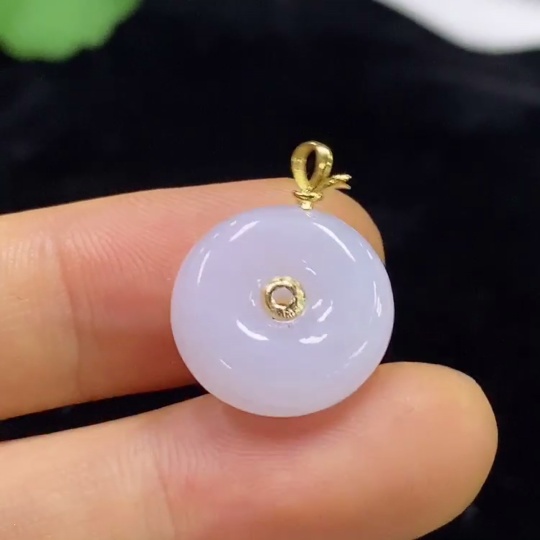 F34974818 Jadeite Safety Pendant with 18k Clasp, Total Weight Approximately 2.43g