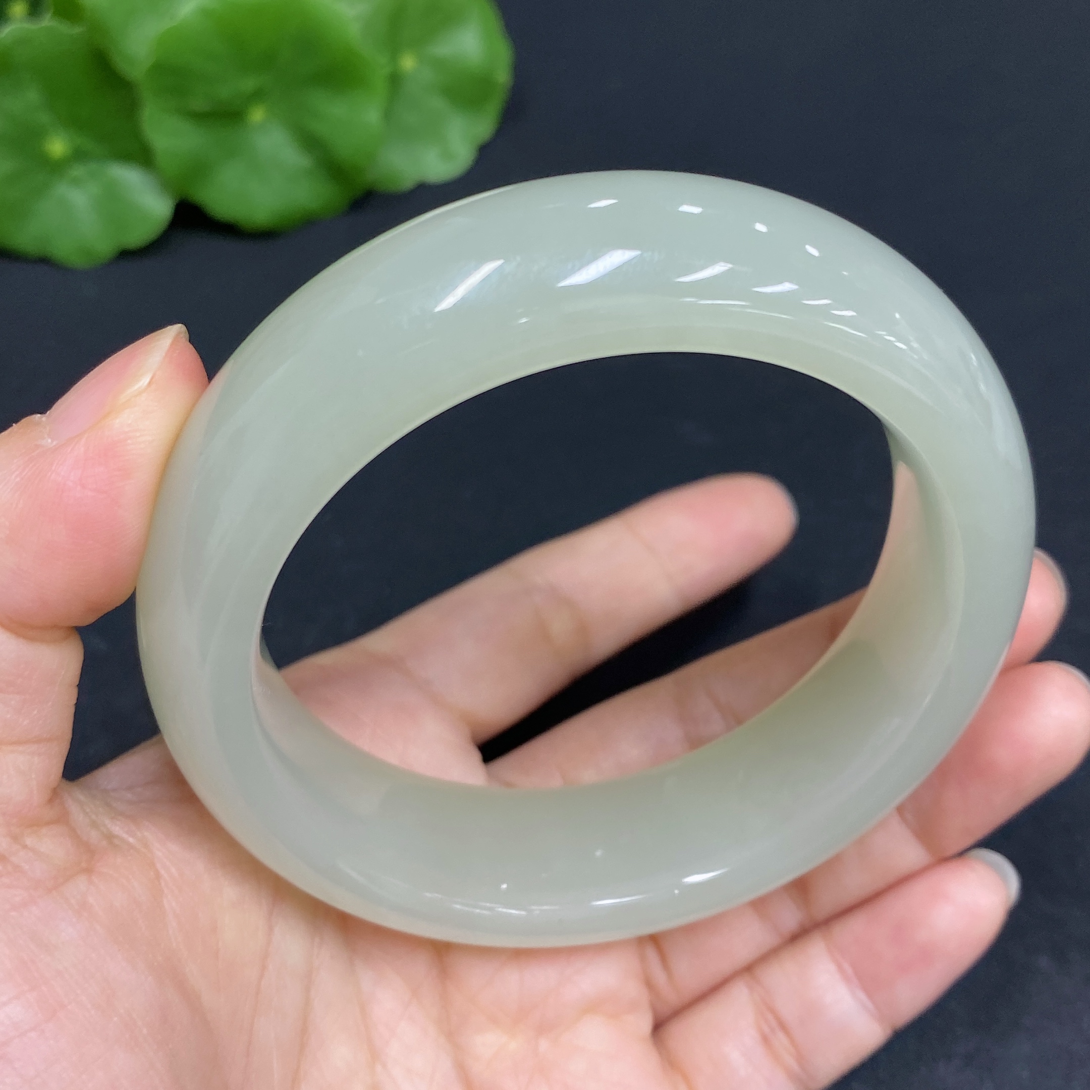 H31667515 Hetian Jade Round Bracelet Size 58.9 Total Weight Approx. 95.9g