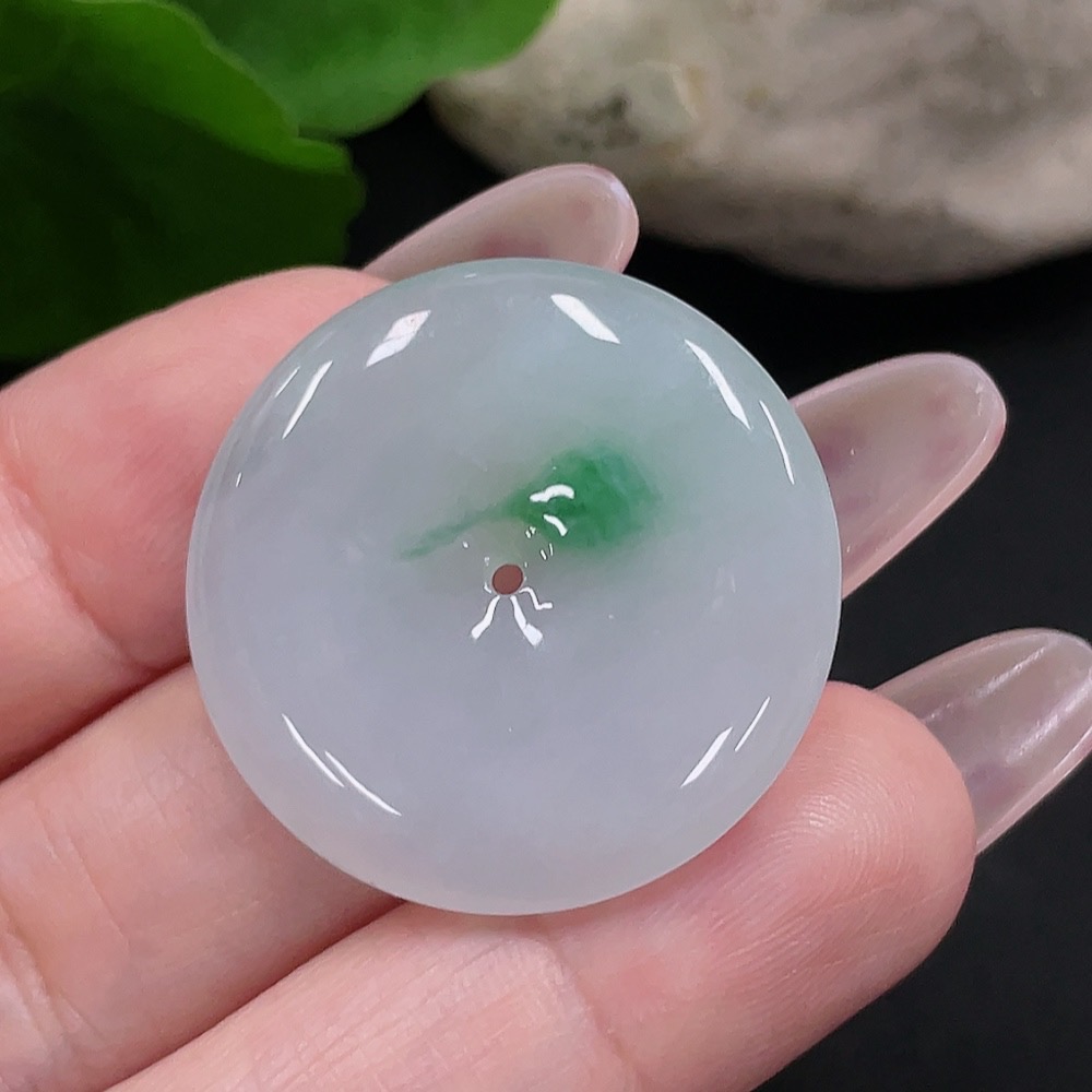 F34067967 Jadeite Peace Knot Pendant Total Weight Approx. 8.3g