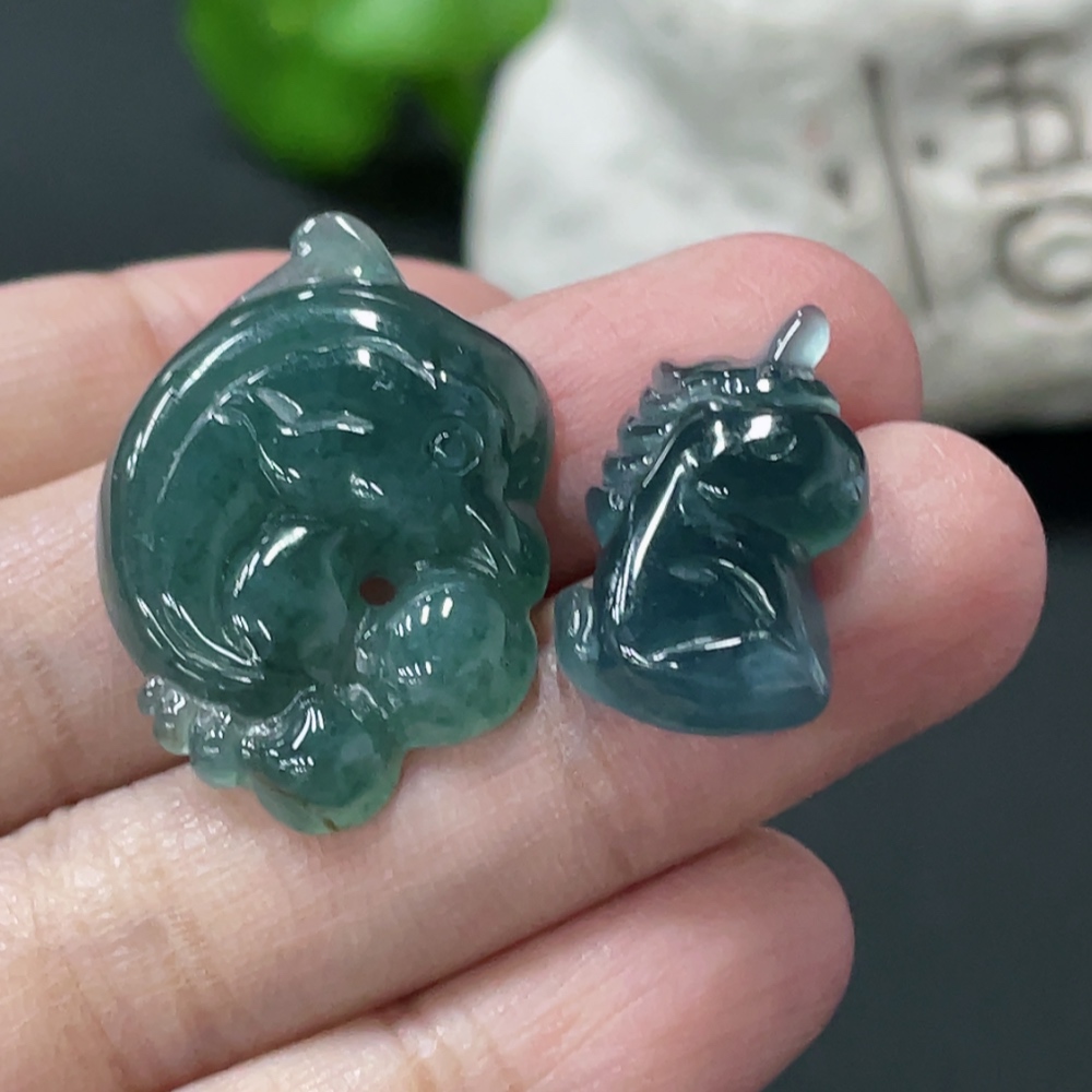 F34077749 Jadeite inlaid piece small animal