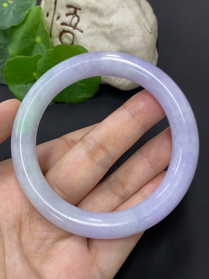F45433161 翡翠圆条手镯 圈口58.3 货品总重约62克