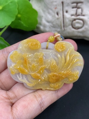 F46598482 翡翠凤穿牡丹挂件 货品总重约48.4克（含绳重）（颜色成因未定）